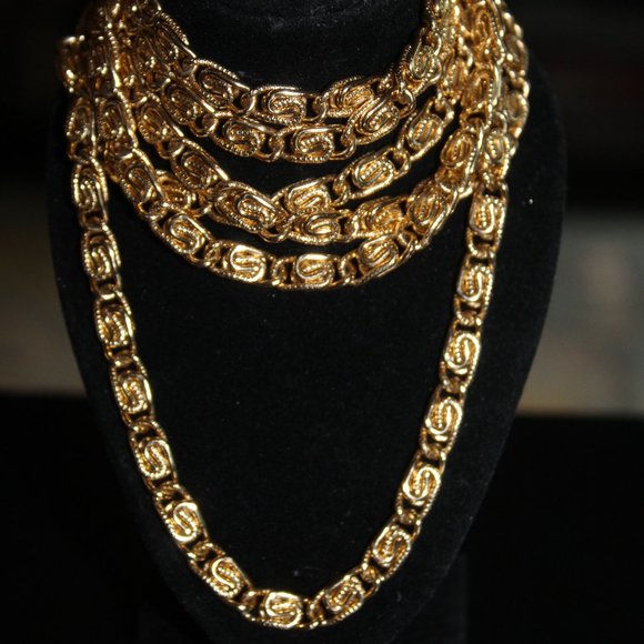 Gold 32" Linked Chain beautiful double or single - Picture 6 of 11